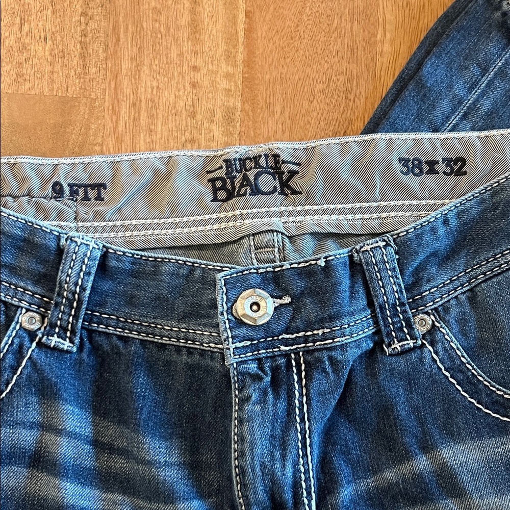 Buckle Men's Relaxed Jeans in Washed Blue - Picture 2 of 8